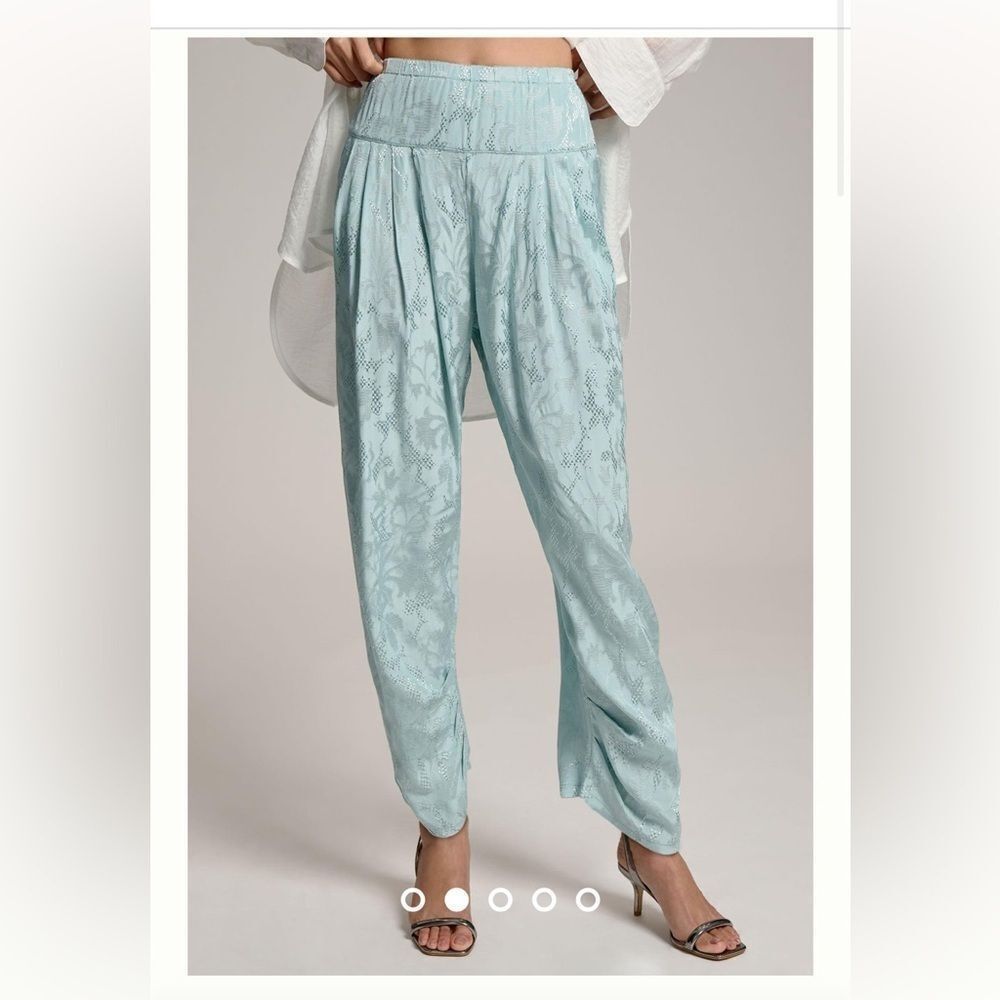 By Anthropologie Pleated Harem Pants size medium M